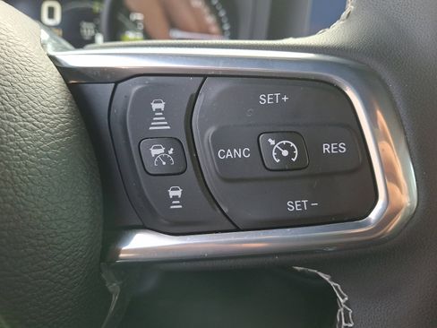 Used 2025 Jeep Wrangler Unlimited Sahara w/ Safety Group image 21