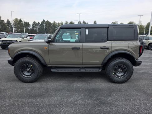 New 2025 Ford Bronco Badlands image 9