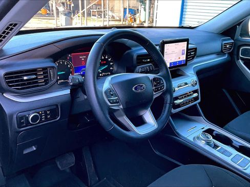 Used 2024 Ford Explorer XLT image 20