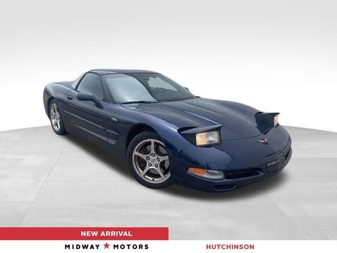 Used 2000 Chevrolet Corvette Coupe w/ Roof Pkg RWD image 1