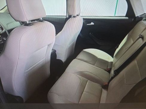 Used 2018 Ford Focus Titanium FWD image 10