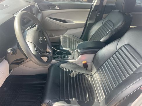 Used 2019 Hyundai Tucson Value FWD image 11