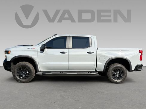 Used 2025 Chevrolet Silverado 1500 ZR2 w/ Technology Package image 9
