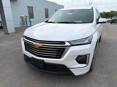 Used 2023 Chevrolet Traverse High Country w/ LPO, Floor Liner Package AWD/4WD image 4