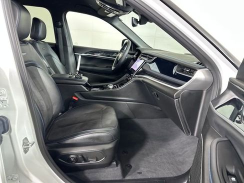 Used 2023 Jeep Grand Cherokee Trailhawk image 28