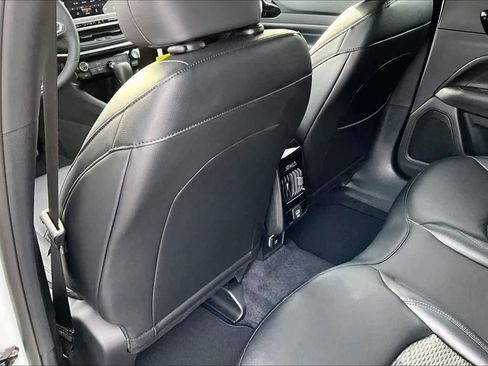 New 2026 Jeep Compass Latitude image 12