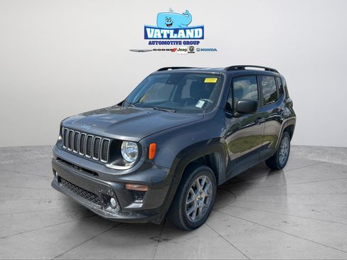 Certified 2022 Jeep Renegade Latitude w/ Convenience Group image 1