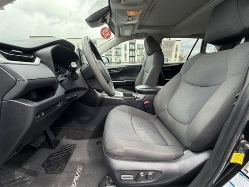 Used 2021 Toyota RAV4 XLE w/ Convenience Package AWD/4WD image 20