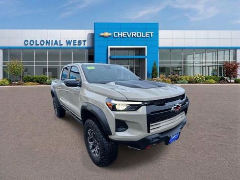 Used 2024 Chevrolet Colorado ZR2 w/ Safety Package AWD/4WD image 14