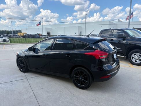 Used 2017 Ford Focus SE FWD image 6