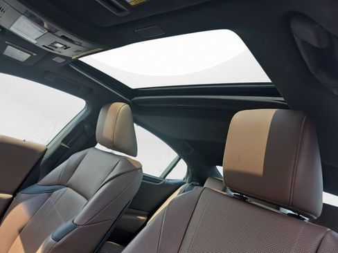 Certified 2025 Lexus ES 300h Ultra Luxury w/ Accessory Package (Z2) FWD image 30