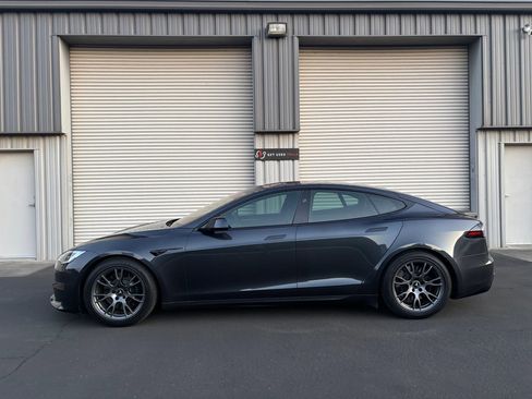 Used 2024 Tesla Model S AWD/4WD image 3