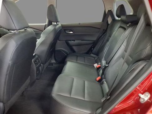 Used 2023 Nissan Rogue SV w/ SV Premium B Package image 5