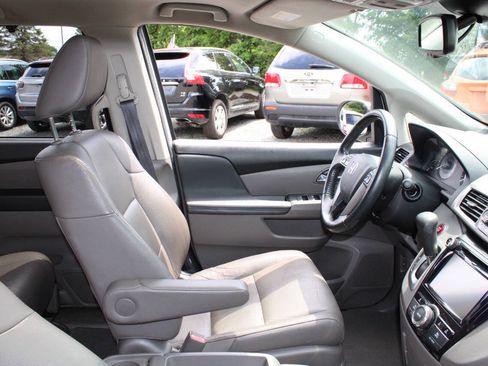Used 2017 Honda Odyssey EX-L image 11