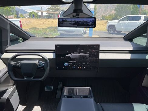Used 2024 Tesla Cybertruck AWD Crew Cab image 21