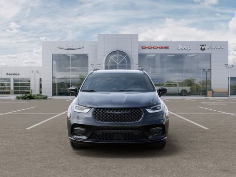 New 2026 Chrysler Pacifica Select w/ S Appearance Package FWD image 6