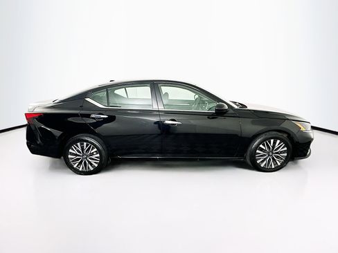 Used 2023 Nissan Altima 2.5 SV image 10
