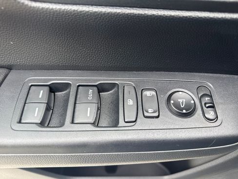 Used 2023 Honda CR-V LX image 14