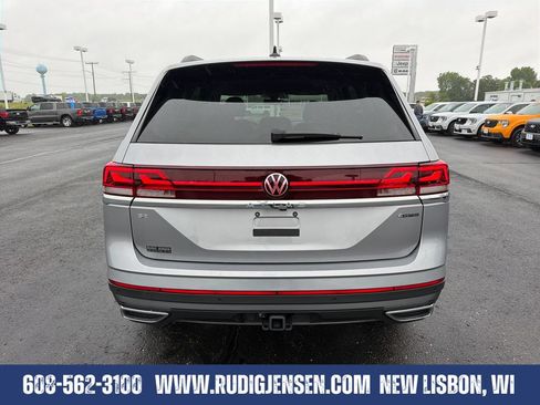 Used 2026 Volkswagen Atlas SE AWD/4WD image 4