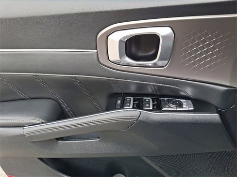 Certified 2025 Kia Sorento SX image 13