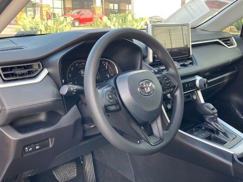 Certified 2025 Toyota RAV4 LE FWD image 9