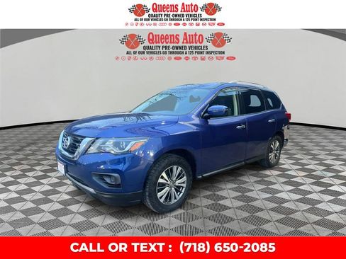 Used 2019 Nissan Pathfinder S image 2