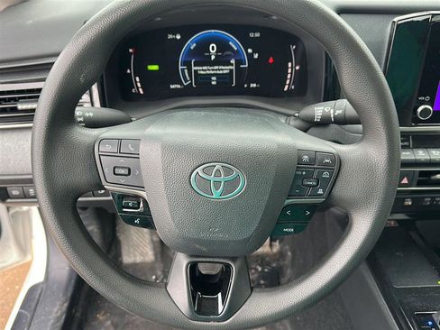 Used 2025 Toyota Camry LE image 19