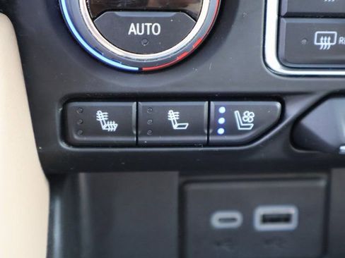 Used 2024 Chevrolet Tahoe Premier w/ Advanced Technology Package AWD/4WD image 34