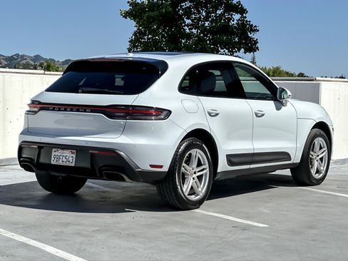 Used 2022 Porsche Macan AWD/4WD image 8