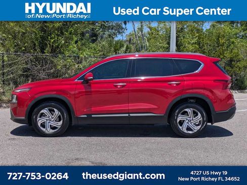 Used 2023 Hyundai Santa Fe SEL FWD image 2