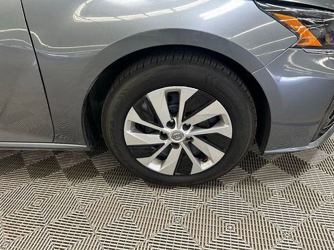 Used 2023 Nissan Altima 2.5 S FWD image 2