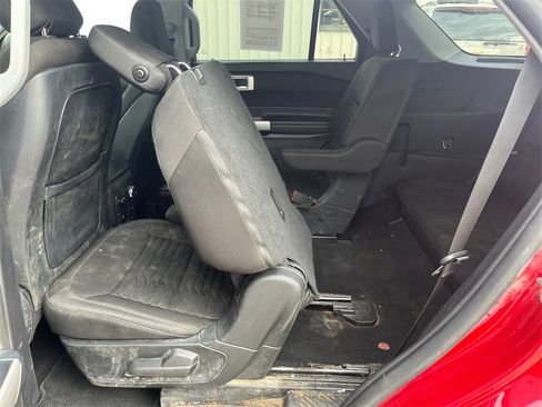 Used 2020 Ford Explorer XLT w/ Comfort Package image 26
