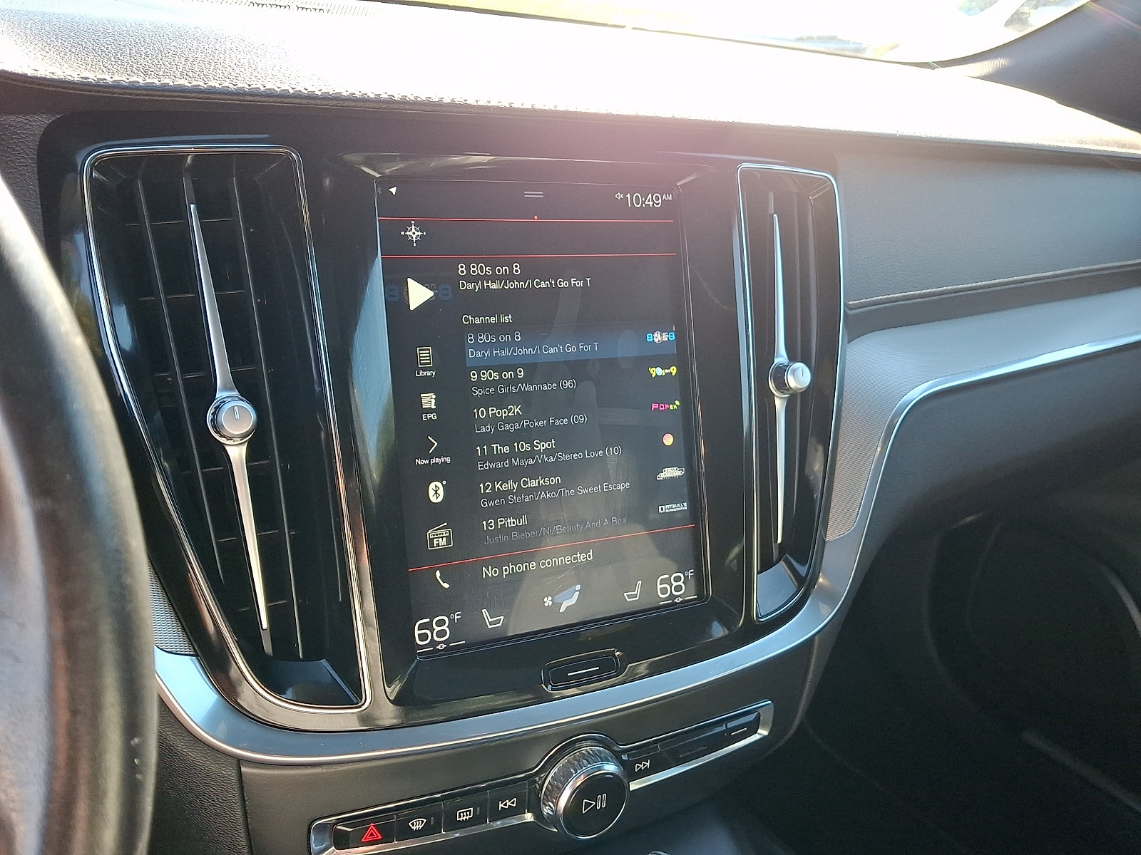 Used 2020 Volvo V60 T6 R-Design FWD image 23