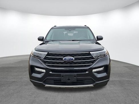 Used 2021 Ford Explorer XLT w/ Equipment Group 202A image 2