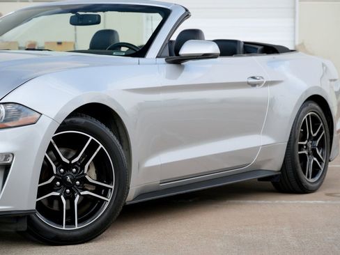 Used 2019 Ford Mustang Premium RWD image 22