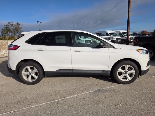 Used 2020 Ford Edge SE FWD image 2