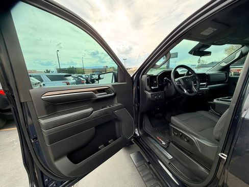 Used 2023 Chevrolet Silverado 1500 LT Trail Boss w/ Protection Package image 10