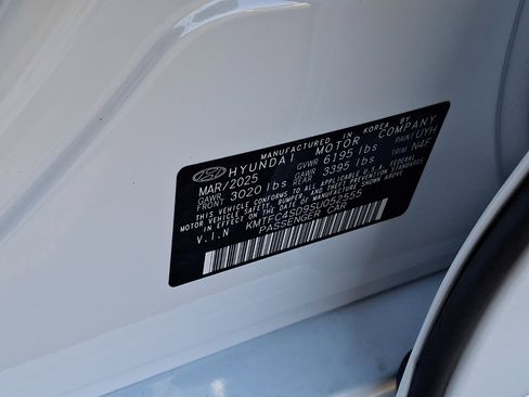 Certified 2025 Genesis G90 3.5T image 27