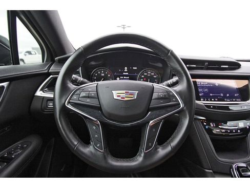 Used 2022 Cadillac XT5 Premium Luxury w/ Technology Package image 14