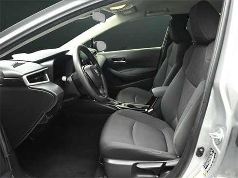 Used 2020 Toyota Corolla LE image 10