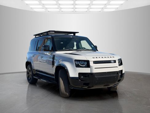 New 2026 Land Rover Defender 110 X-Dynamic SE image 3