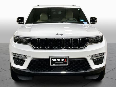 Used 2024 Jeep Grand Cherokee Limited image 3