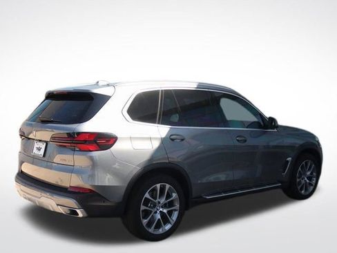 Used 2025 BMW X5 xDrive40i w/ Climate Comfort Package image 35