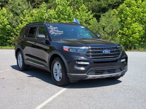 Certified 2020 Ford Explorer XLT w/ Equipment Group 202A RWD image 2