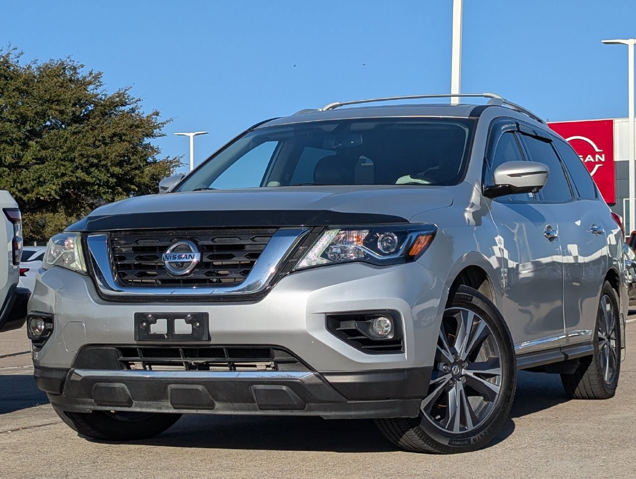 Used 2020 Nissan Pathfinder Platinum w/ Cargo Package FWD image 1