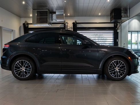 Used 2025 Porsche Macan Electric image 10
