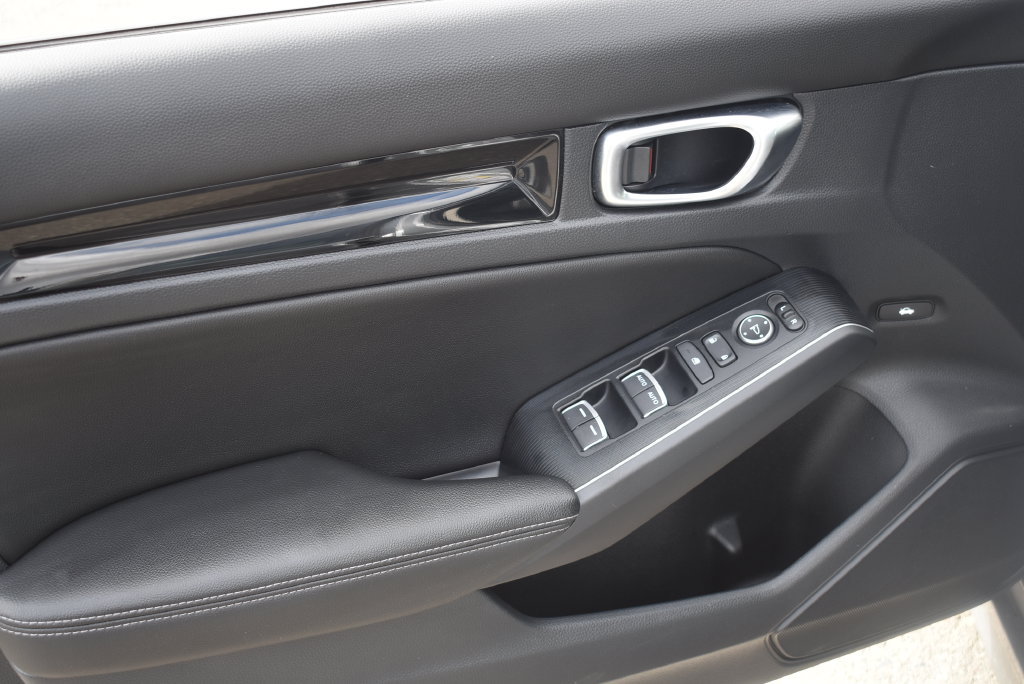 Used 2022 Honda Civic Touring image 17