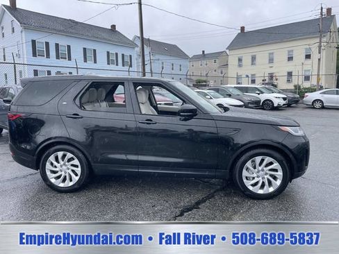 Used 2025 Land Rover Discovery S AWD/4WD image 3