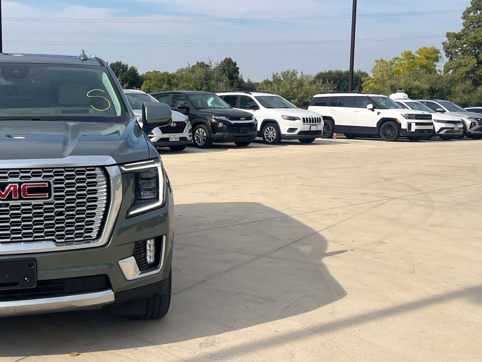 Used 2023 GMC Yukon Denali w/ LPO, Floor Liner Package AWD/4WD image 8