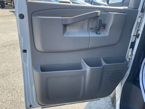 Used 2021 Chevrolet Express 2500 w/ Driver Convenience Package RWD image 8